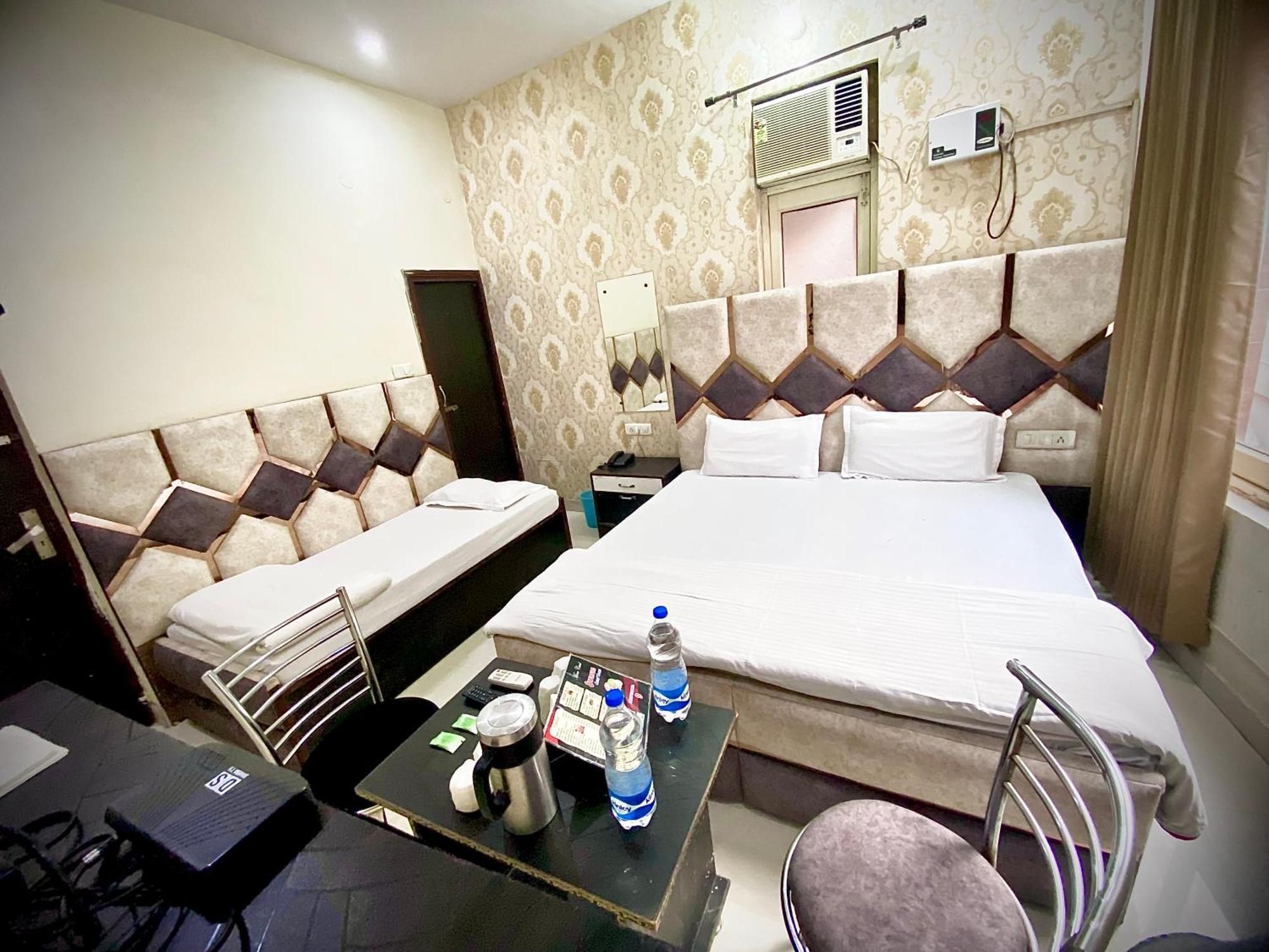 Swaran Hotel Amritsar Eksteriør billede