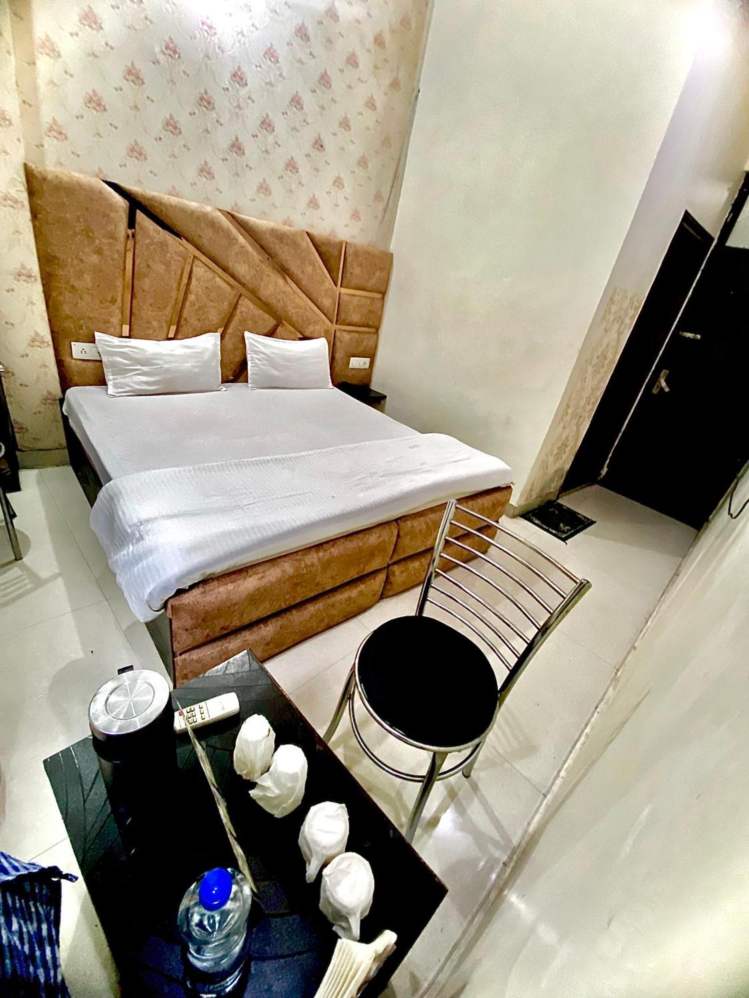 Swaran Hotel Amritsar Eksteriør billede