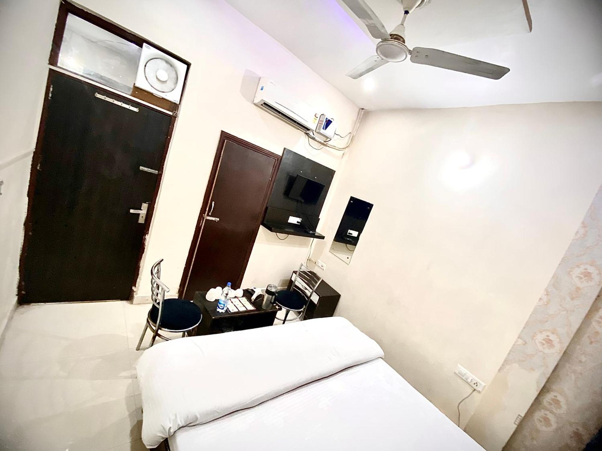 Swaran Hotel Amritsar Eksteriør billede